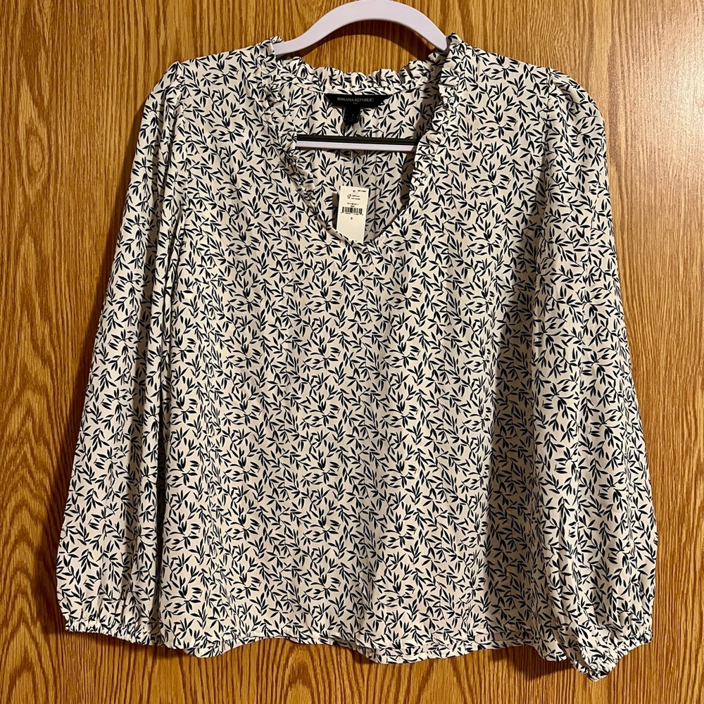 NWT Size S Banana Republic Blouse